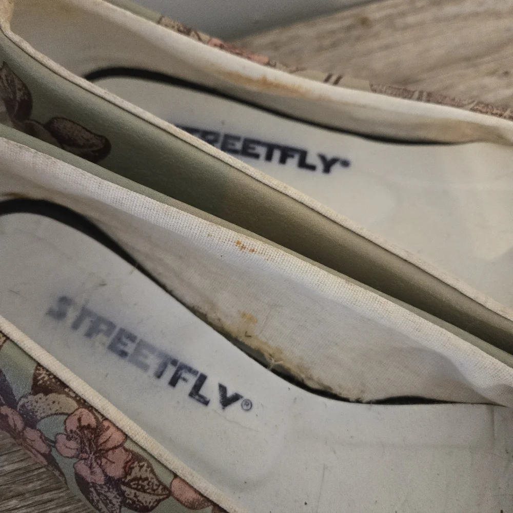 Streetfly Women's Floral Green Ballet Flats